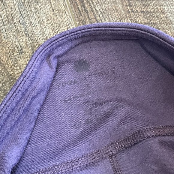 Yogalicious Dusty Purple Small Crop Leggings - Picture 2 of 3